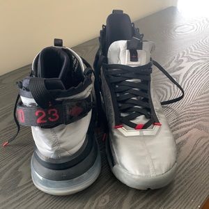 "Jordan" Proto-Max 720 Metallic "Silver" Size 13